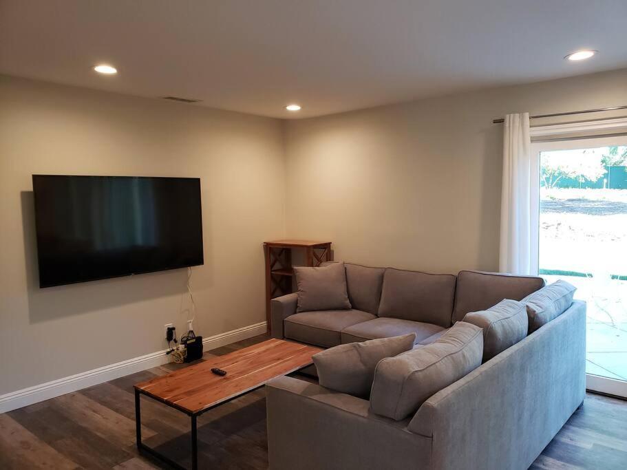 Bouganvilla 4-Bedroom, 2-Baths, Single Family House Thousand Oaks Exterior foto